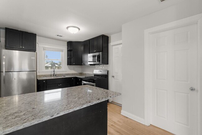 Foto del edificio - 1144 N Austin Blvd