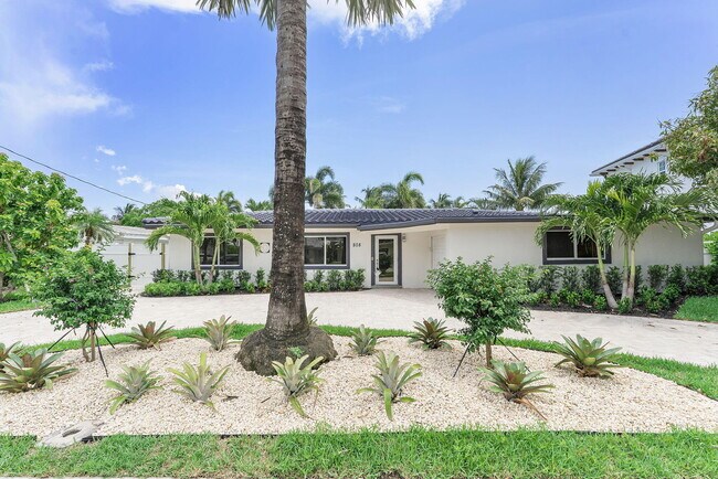 Foto del edificio - 808 NE 72nd St