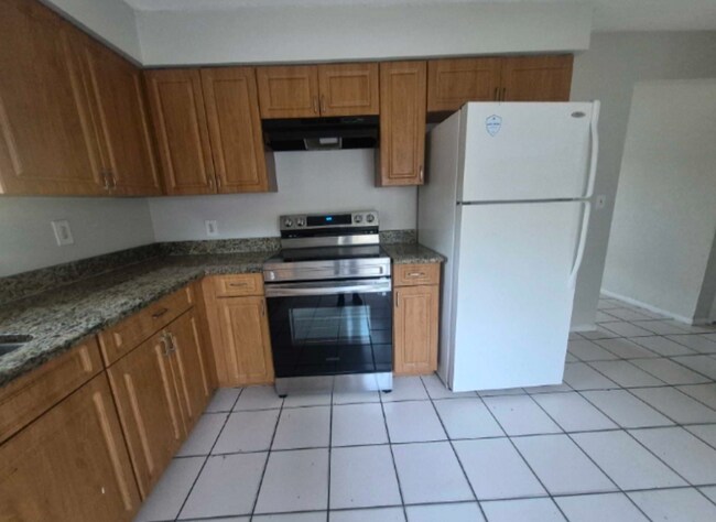 Building Photo - 15117 Avalon Ave