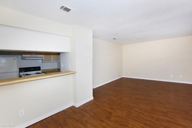 Building Photo - 3301 Hughes Ln