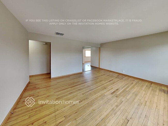 Foto del edificio - 8741 Sproat Ave