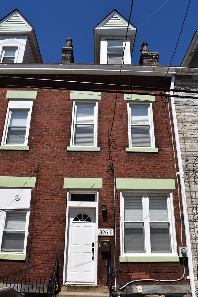 Front - 326 Taylor St