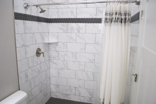 Building Photo - 424 Franklin St