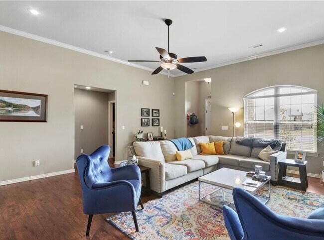 Living Room - 2124 Quinlan Ave
