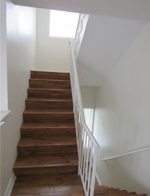 bedrooms upstairs, garage downstairs - 11150 Glenoaks Blvd