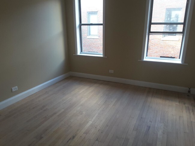 Building Photo - 6808 S Prairie Ave