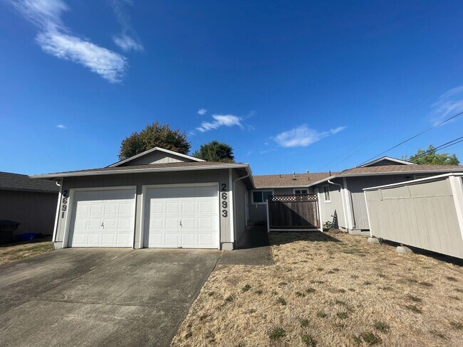 Foto del edificio - 2691-2693 18th Ave SE