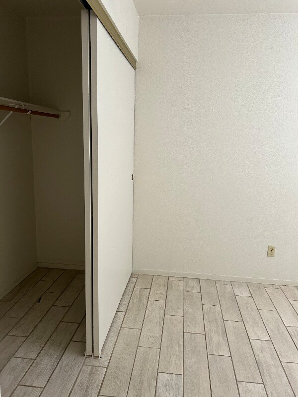 Foto del edificio - 220 N Jones St