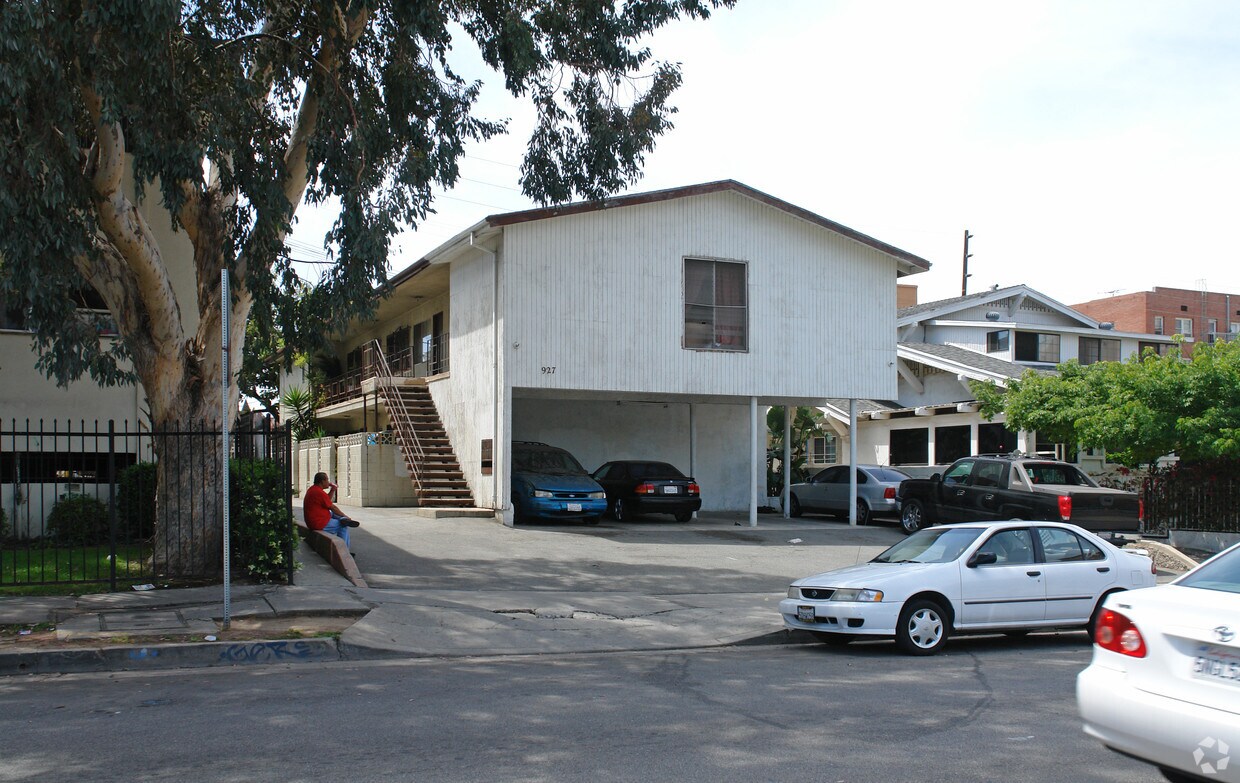Building Photo - 927 S Harvard Blvd