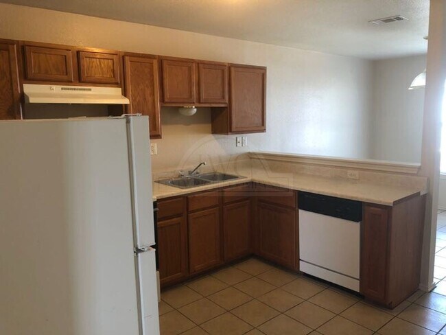 Building Photo - 3401 Hereford Ln