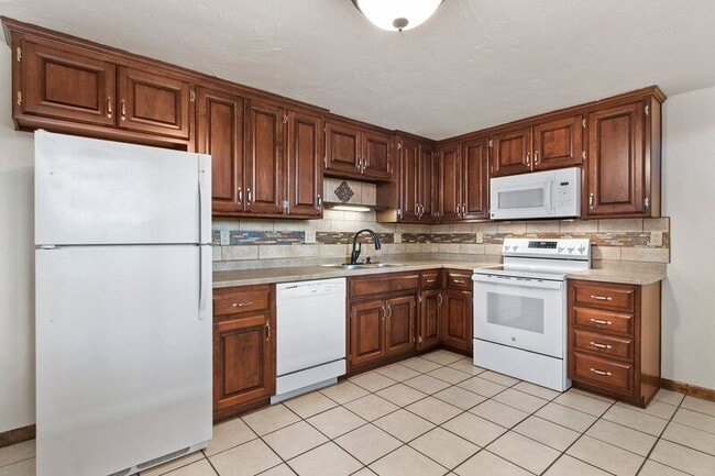 Building Photo - 2364 Canter Ln