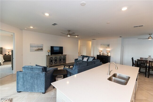 Foto del edificio - 16572 Kingwood Ln