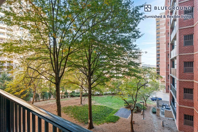 Building Photo - 1200 N Veitch St