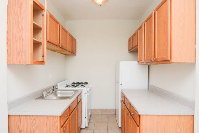 Foto del edificio - 4856 N Damen Ave