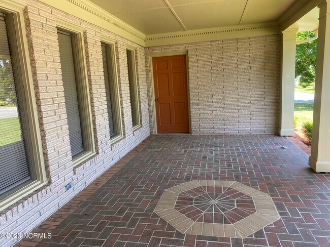 Foto del edificio - 1300 Marlow St