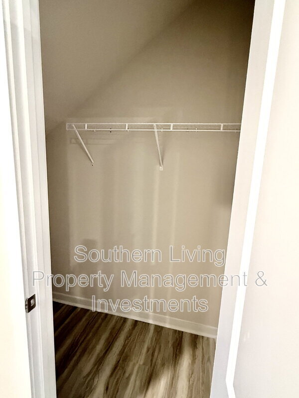 Building Photo - 12027 Zazu Wy