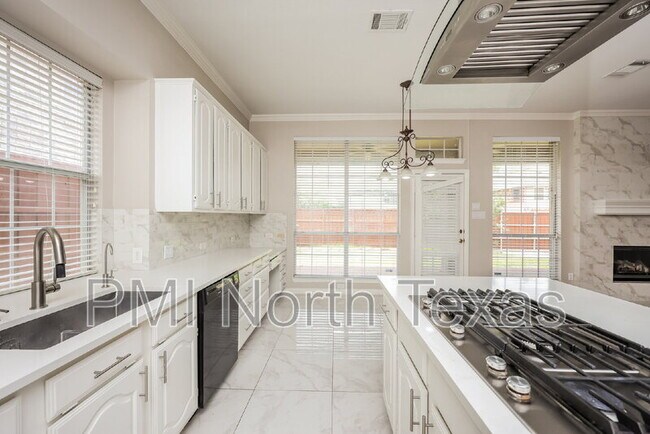 Foto del edificio - 325 Crooked Tree Ct