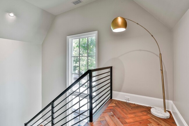 Building Photo - One-of-a-Kind Fully Furnished ADU in Trilith!