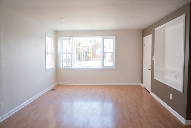 Foto del edificio - 8204 Old Harford Rd