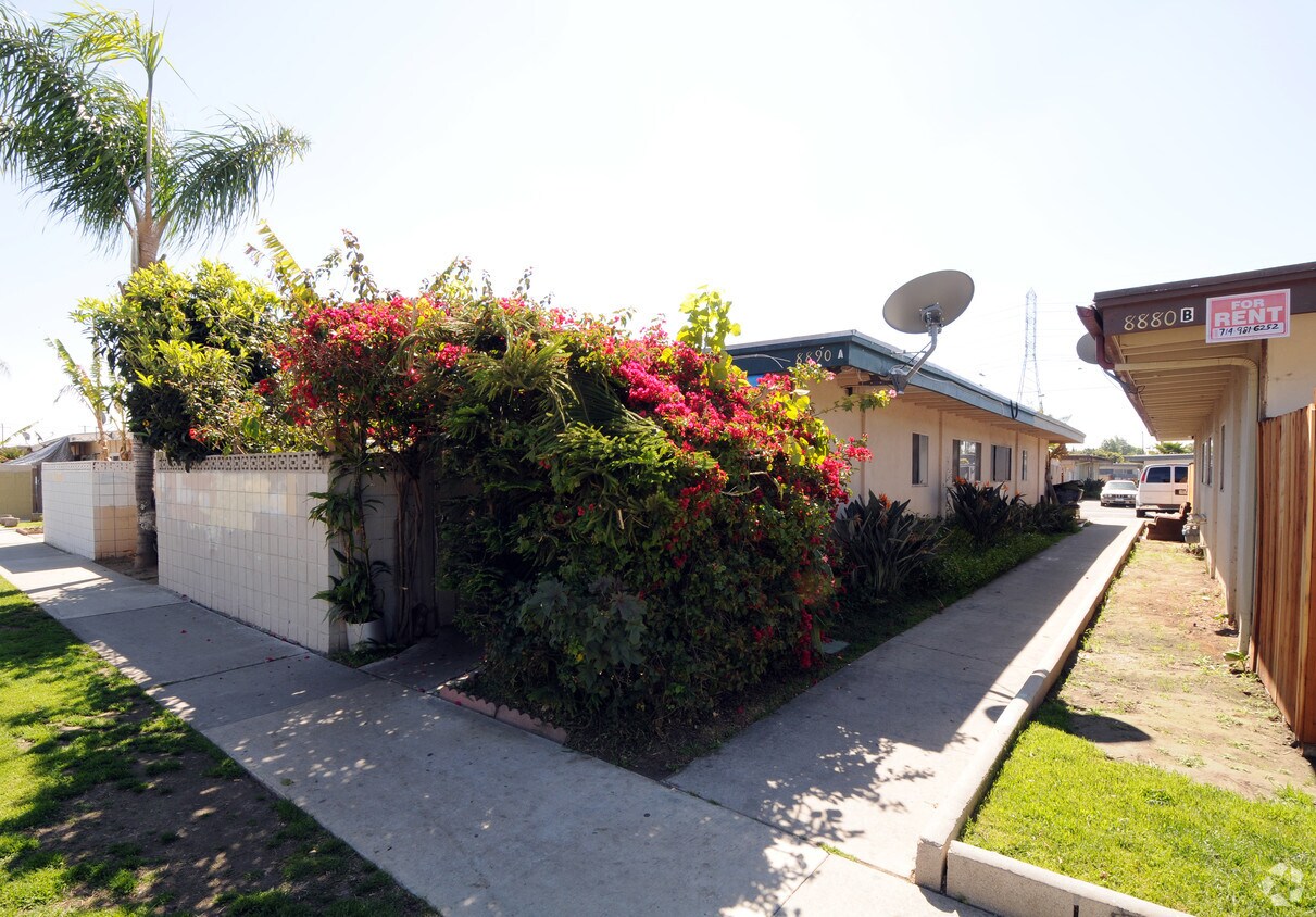 Foto principal - 8890 Tina Way
