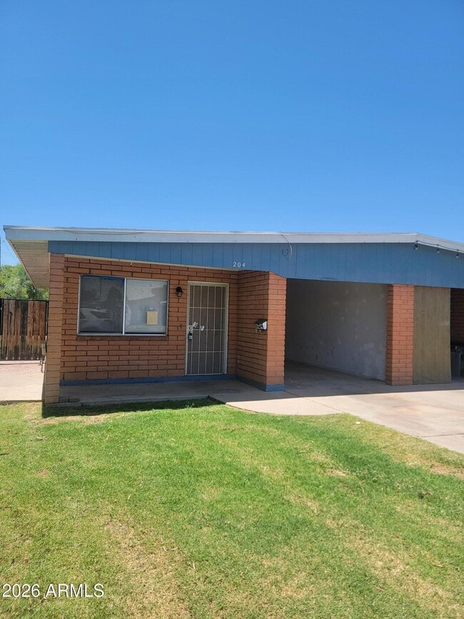 Building Photo - 204 N Standage