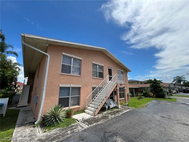 Foto del edificio - 3823 SE 11th Pl