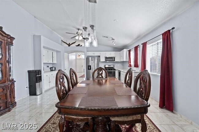 Foto del edificio - 2419 Country Orchard St