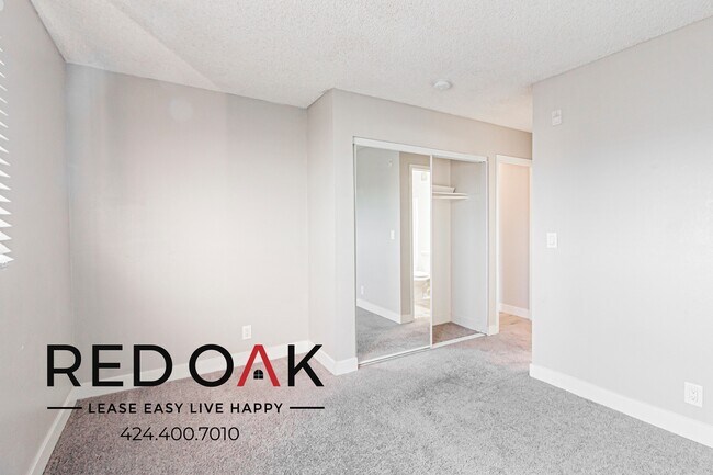 Foto del edificio - 3710-3750 E Fountain Ave