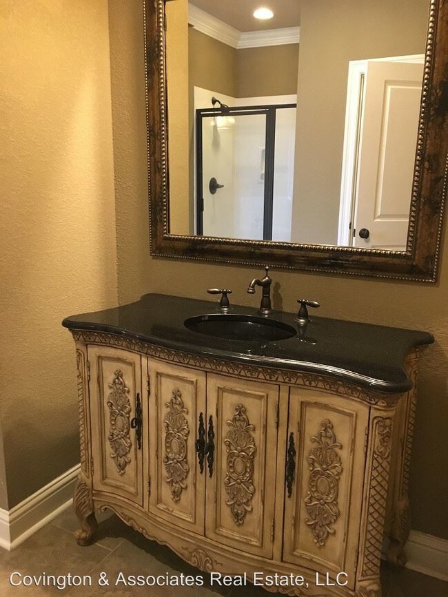 Foto del edificio - 5 br, 3 bath House - 12193 Canterbury Park Dr