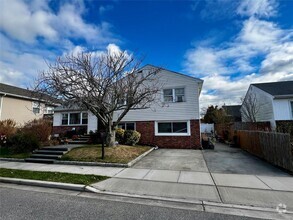 Building Photo - 126 Harding Ave