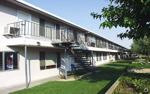 Building Photo - Stoneridge Apartments