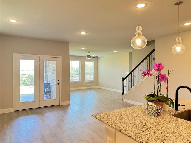 Foto del edificio - 7308 Roaring Springs Rd