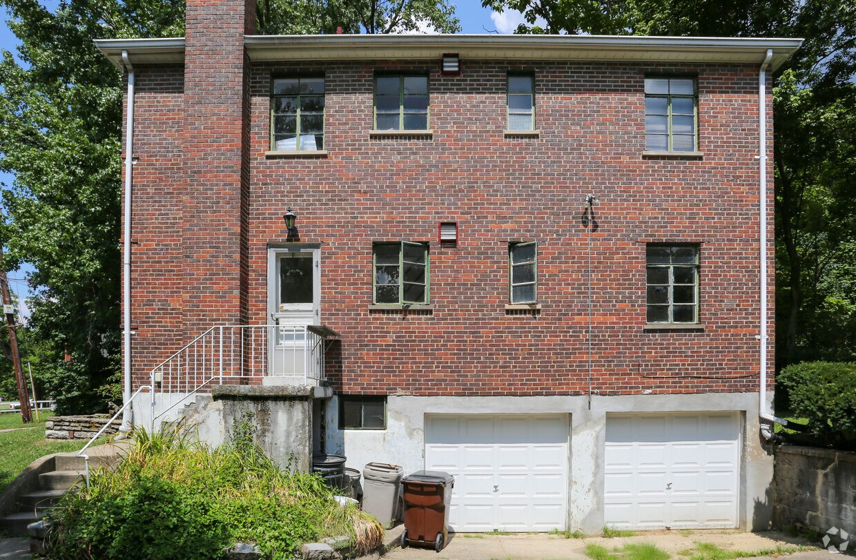 Building Photo - 1590 Gables Ct