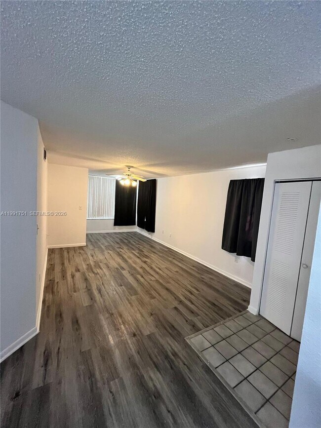 Foto del edificio - 2871 N Oakland Forest Dr