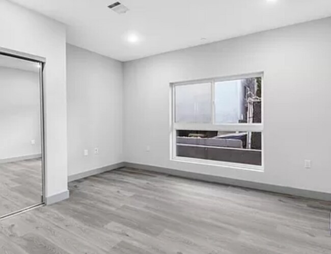 Building Photo - 7040 Woodman Ave