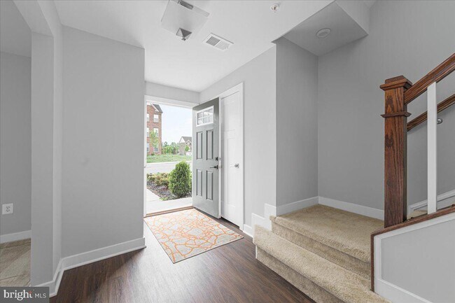 Building Photo - 5917 Sauerwein Way