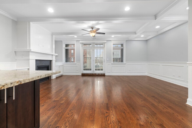 Foto del edificio - 1322 W Grand Ave