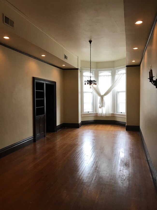 Living room - 1182 Locust St