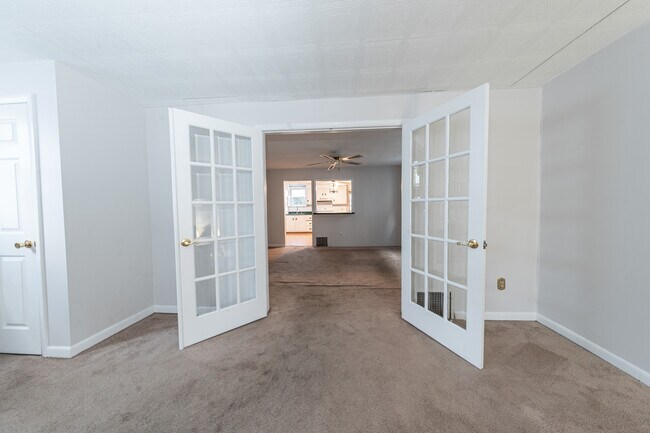 Building Photo - 849 S Franklin St