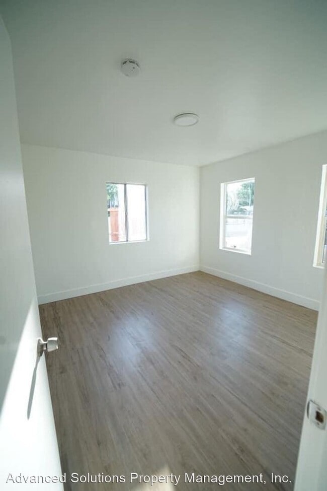 Building Photo - 3 br, 1 bath House - 2176 Placer St.