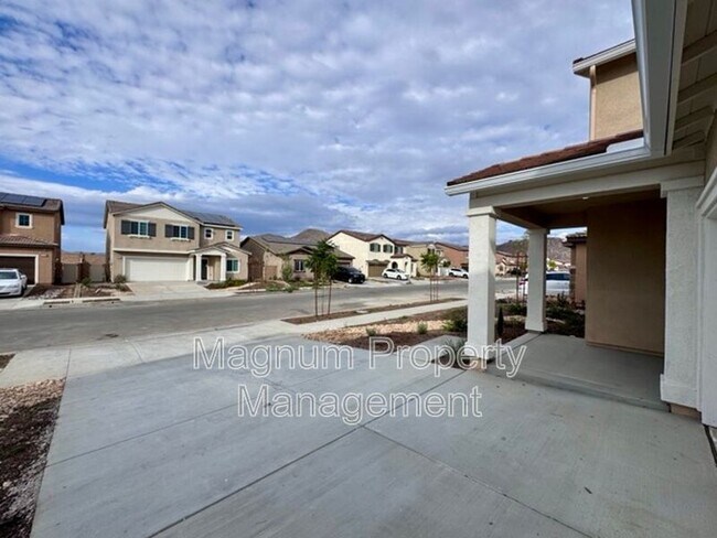 Building Photo - 31343 Autumn Blaze Dr