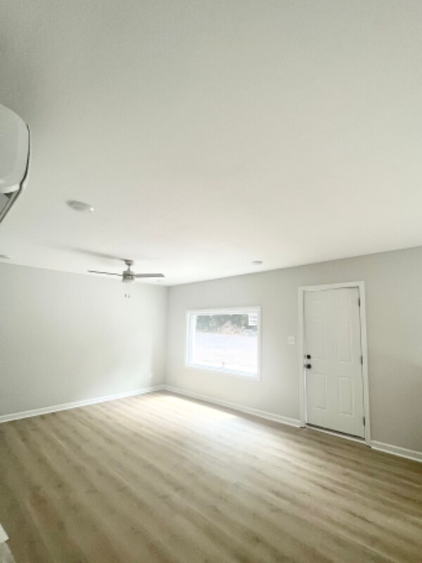 Building Photo - 1624 Golf Club Ln