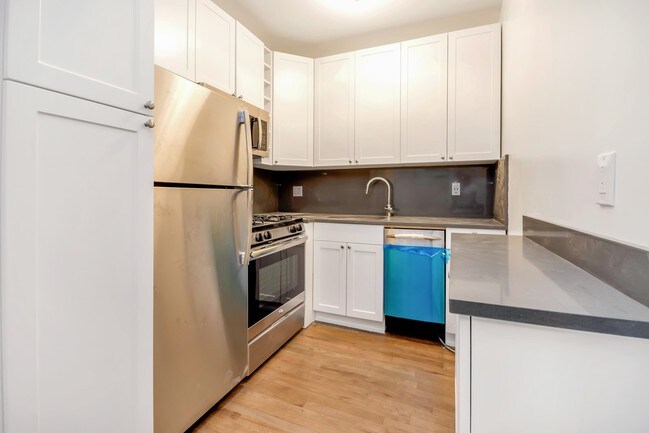 Foto del edificio - 230 E 25th St