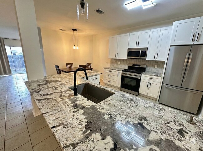 Kitchen (fridge not included) - 13215 Regency