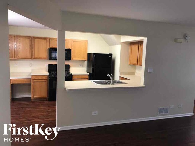 Foto del edificio - 1705 Maple Park Ln