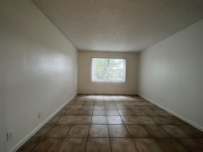 Foto del edificio - 4384 NW 9th Ave