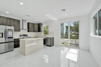 Building Photo - 1213 W Las Olas Blvd