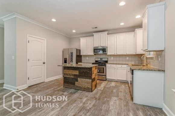 Building Photo - NOW AVAILABLE! - 128 Huntleigh Chase Dr, D...
