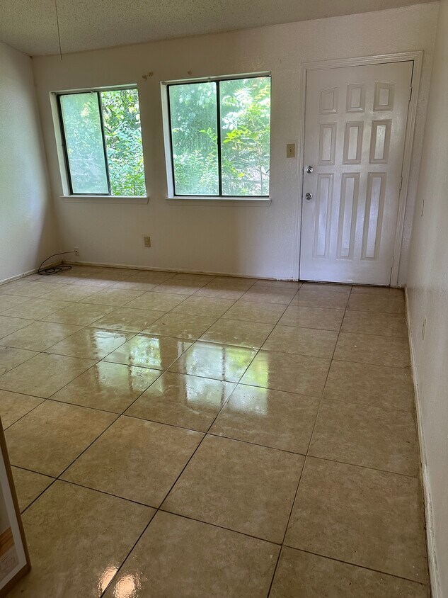 Foto del edificio - 1513 Lavendale Ln