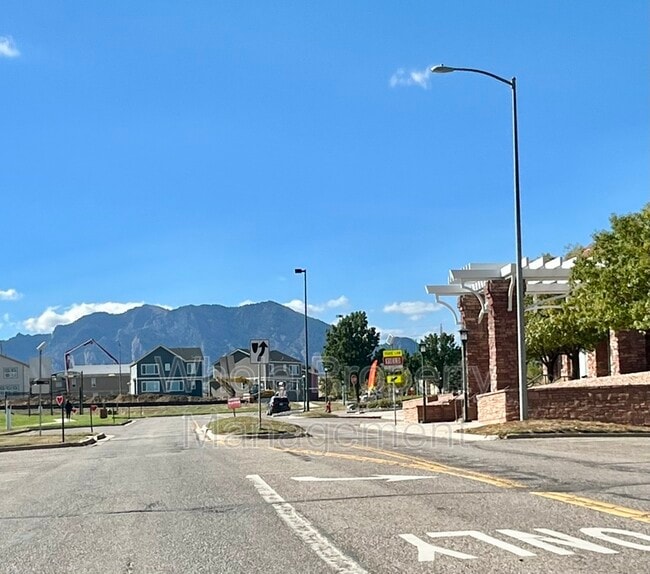 Foto del edificio - 365 Fox Ln